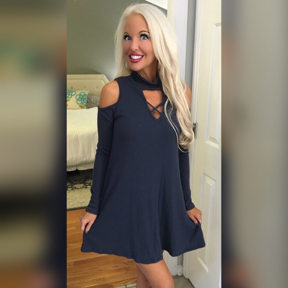 ❤️LAST 1! Navy Cold Shoulder Criss Cross Dress! - Picture 2 of 3